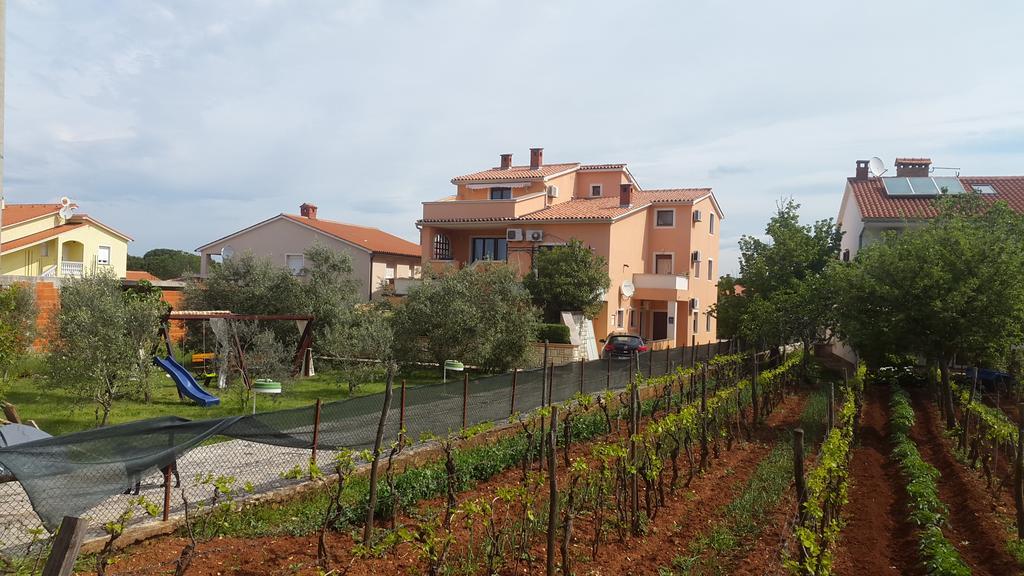 Apartmani Viktorija Fažana Extérieur photo